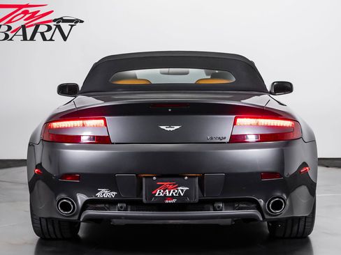 Used 2009 Aston Martin V8 Vantage Roadster RWD image 12