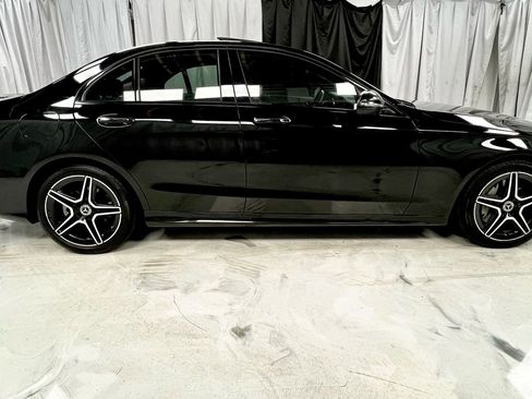 Used 2019 Mercedes-Benz C 300 4MATIC Sedan image 5