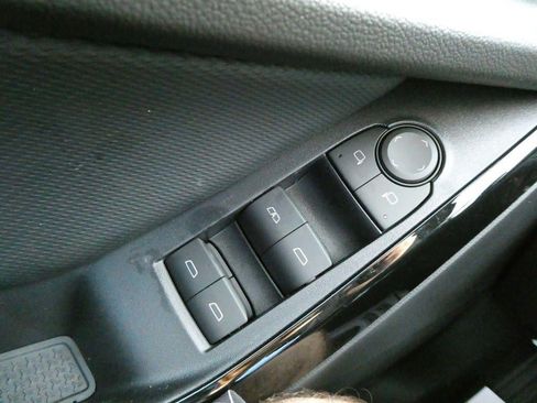 New 2027 Chevrolet Equinox LT AWD/4WD image 17