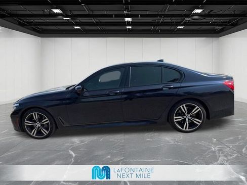 Used 2018 BMW 750i xDrive AWD/4WD image 2