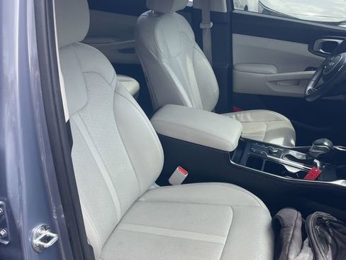 Used 2023 Kia Sorento S w/ Panoramic Sunroof Package FWD image 11