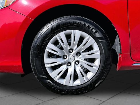 Used 2013 Toyota Camry LE FWD image 11
