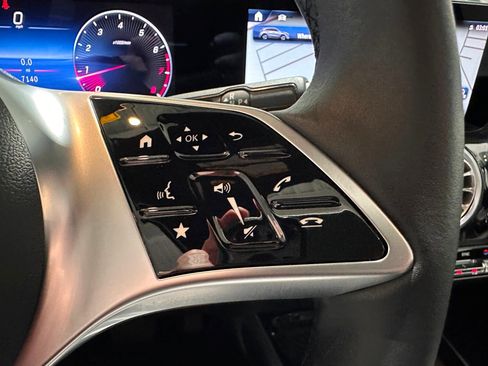 Used 2025 Mercedes-Benz GLA 250 Exclusive 4MATIC image 19