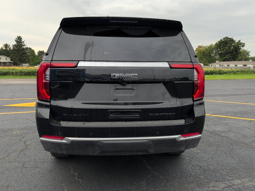 Used 2026 GMC Yukon Elevation AWD/4WD image 6