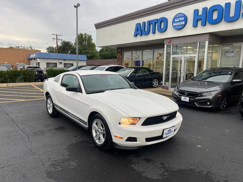 Used 2011 Ford Mustang Coupe w/ 101A Rapid Spec Order Code image 3