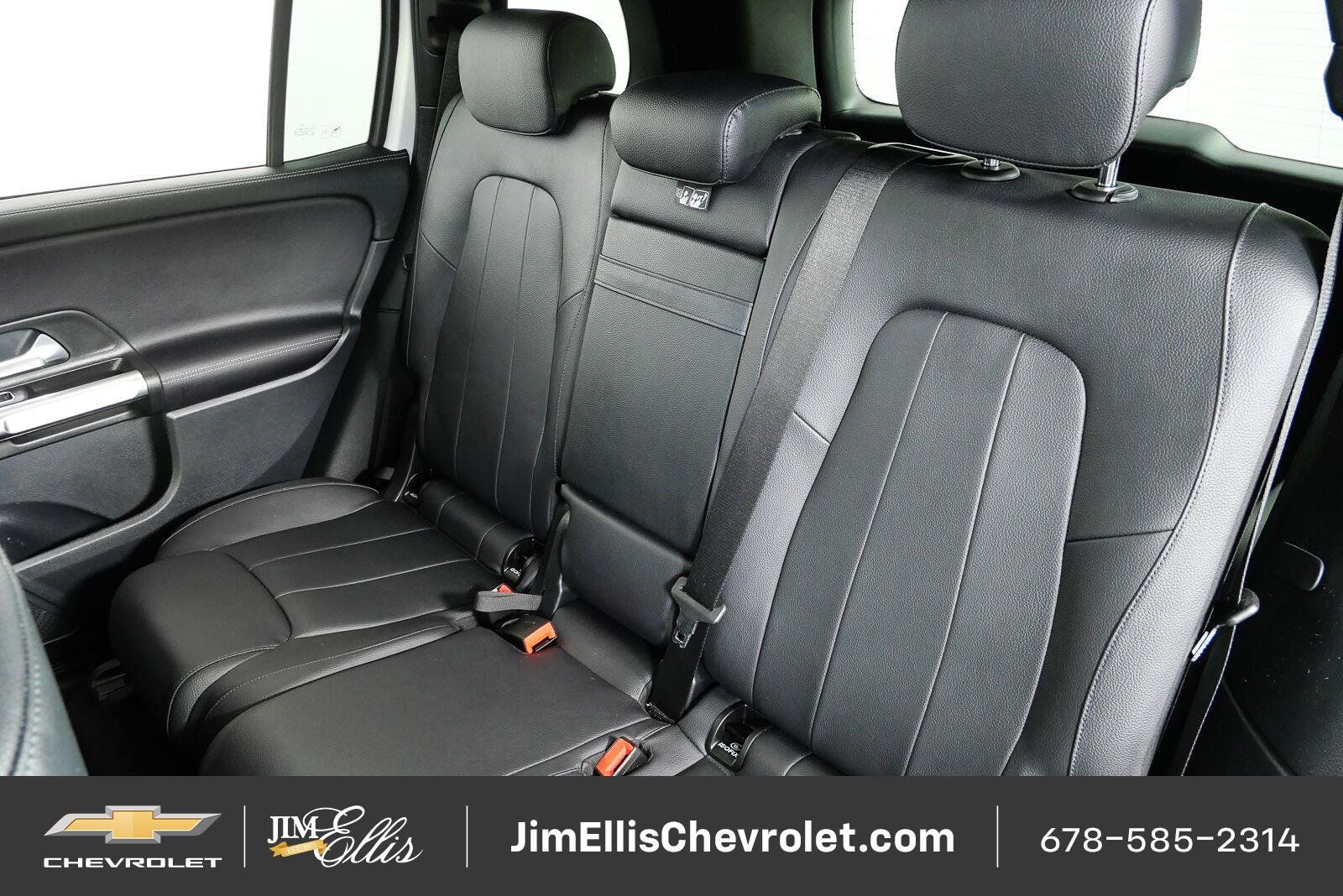 Used 2022 Mercedes-Benz GLB 250 w/ Premium Package Lite image 17