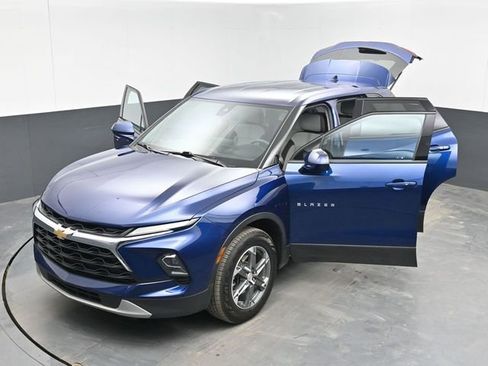 Used 2023 Chevrolet Blazer LT FWD image 49