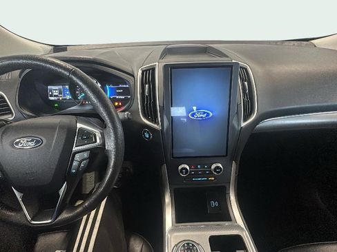 Certified 2022 Ford Edge SEL image 11