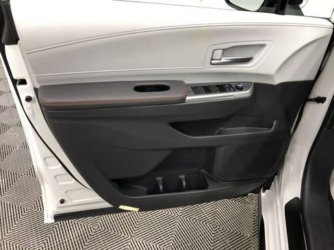 Used 2023 Toyota Sienna XSE w/ XSE Plus Package AWD/4WD image 13