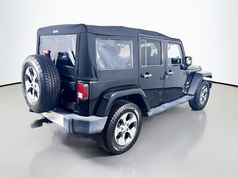 Used 2015 Jeep Wrangler Unlimited Sahara w/ Max Tow Package AWD/4WD image 7