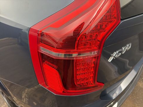 Used 2023 Volvo XC90 B6 Plus image 22