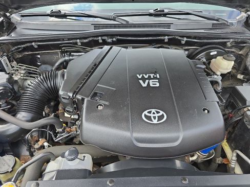 Used 2014 Toyota Tacoma 4x4 Double Cab w/ SR5 Package image 47