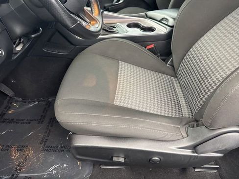 Used 2022 Dodge Challenger GT image 29