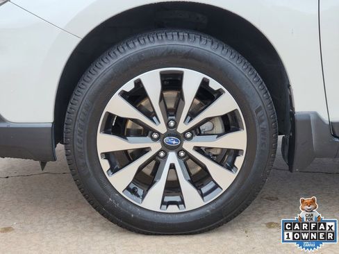 Used 2016 Subaru Outback 2.5i Limited AWD/4WD image 11