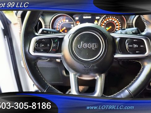 Used 2018 Jeep Wrangler Unlimited Sahara AWD/4WD image 23