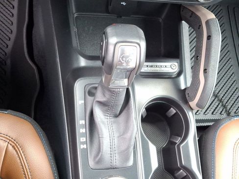 Used 2024 Ford Bronco Outer Banks image 15