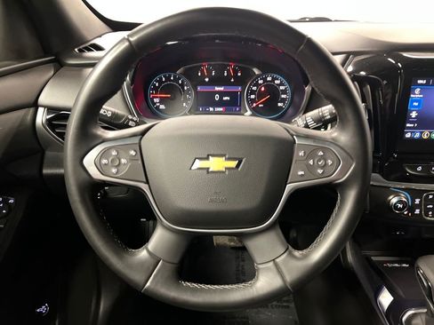 Used 2023 Chevrolet Traverse LT image 20