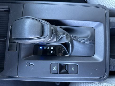 Used 2026 Toyota Corolla Cross L image 27