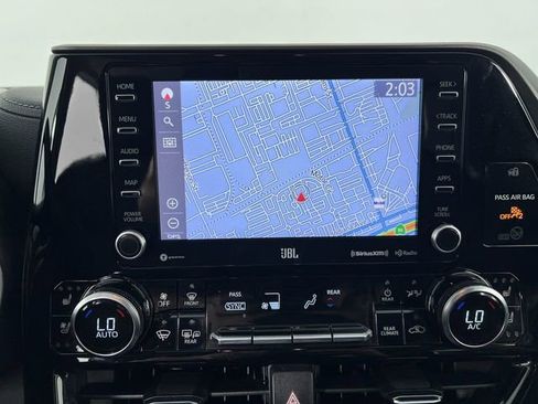 Used 2022 Toyota Highlander Limited image 14