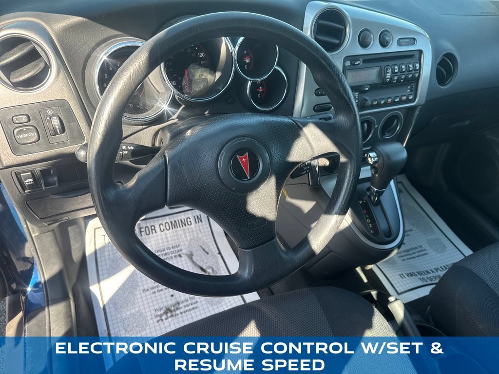 Used 2007 Pontiac Vibe w/ Preferred Package FWD image 13