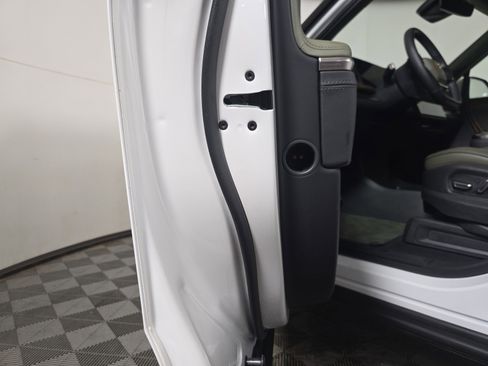 Used 2023 Rivian R1S Adventure image 32