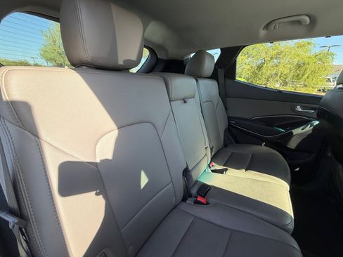 Used 2017 Hyundai Santa Fe Sport FWD image 18