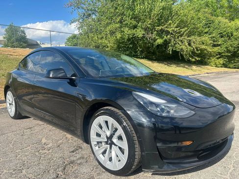 Used 2022 Tesla Model 3 RWD image 2