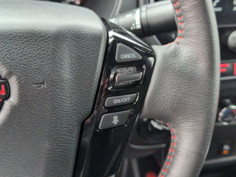 Used 2025 Nissan Frontier PRO-4X AWD/4WD image 17