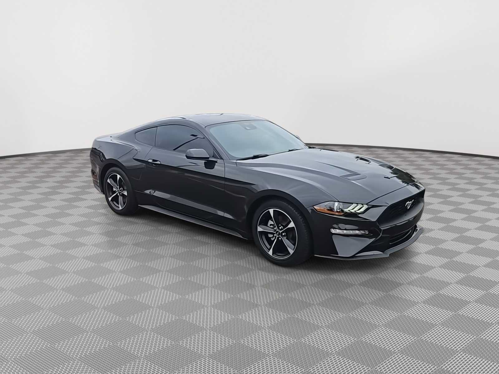 Used 2023 Ford Mustang Coupe RWD image 2