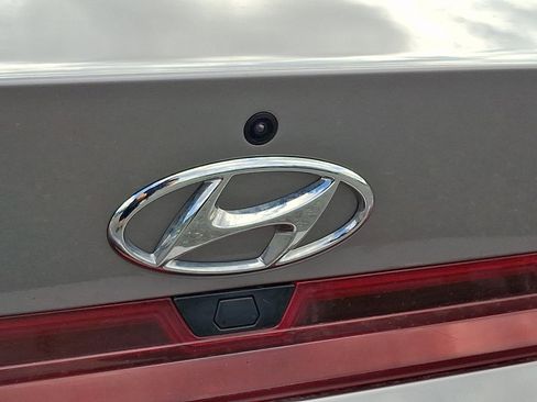 Used 2023 Hyundai Elantra SEL FWD image 30