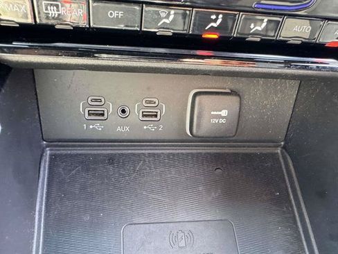 Used 2023 Jeep Grand Cherokee Altitude AWD/4WD image 18