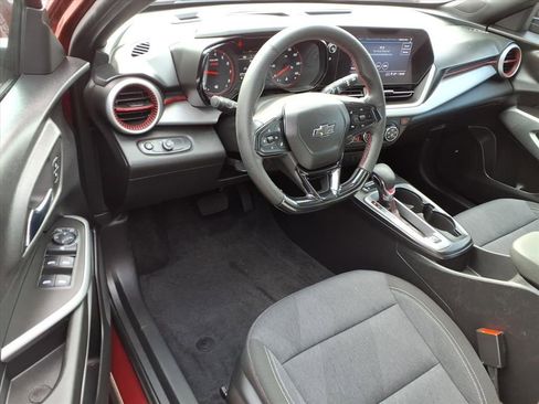 Used 2024 Chevrolet Trax RS w/ Sunroof Package image 15