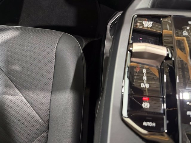 Certified 2024 BMW iX xDrive50 w/ Sport Package AWD/4WD image 40