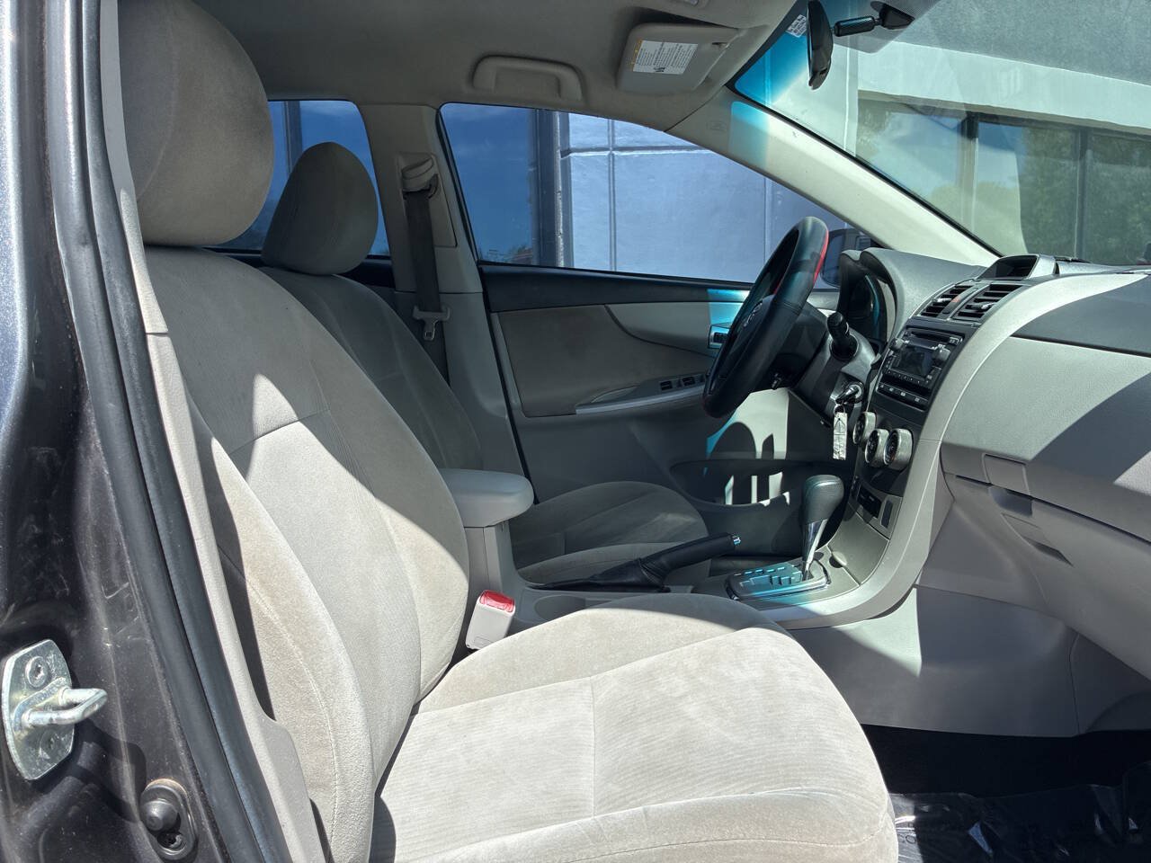 Used 2012 Toyota Corolla LE FWD image 13
