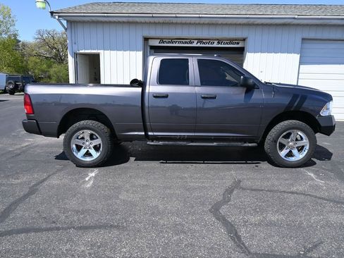 Used 2017 RAM 1500 Express w/ Express Value Package AWD/4WD image 13