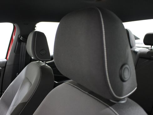 Used 2025 Volkswagen Jetta Sport image 4