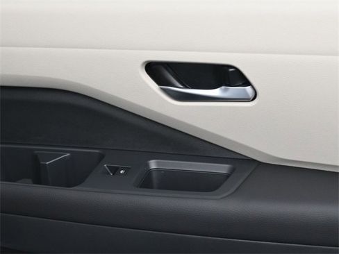 New 2026 Nissan Pathfinder SL image 31