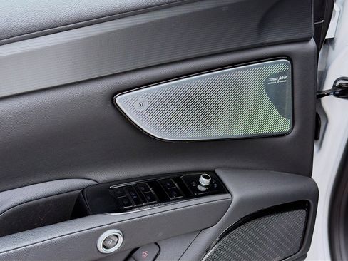 Certified 2024 Maserati Grecale GT image 23