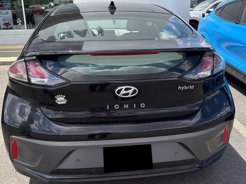 Used 2020 Hyundai Ioniq Limited FWD image 3