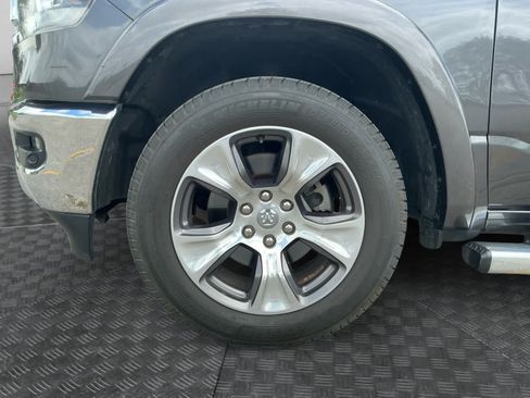 Used 2019 RAM 1500 Laramie AWD/4WD image 14