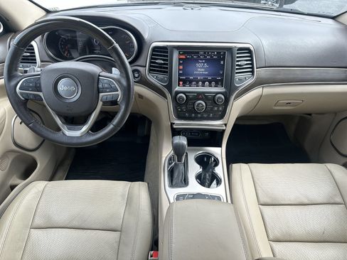 Used 2017 Jeep Grand Cherokee Overland AWD/4WD image 18
