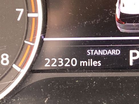 Used 2025 Nissan Rogue SV image 9