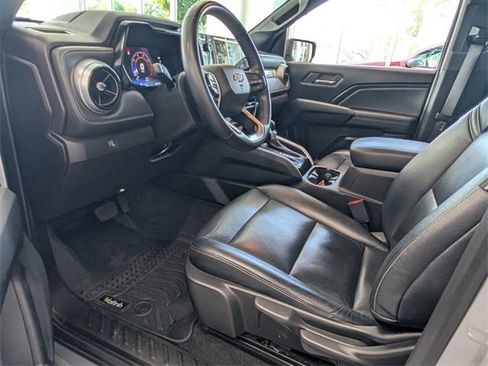 Used 2023 Chevrolet Colorado LT w/ LT Convenience Package image 7