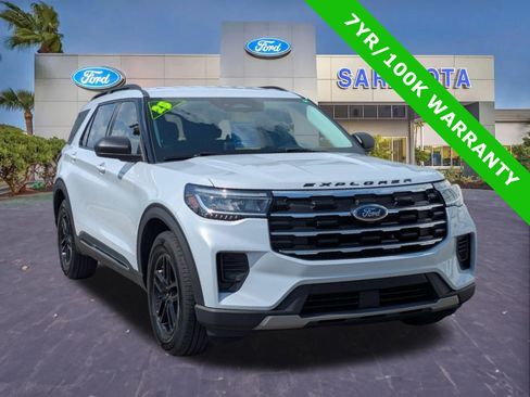Certified 2025 Ford Explorer Active RWD image 1