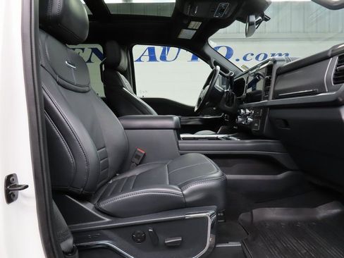 Used 2025 Ford F250 Platinum image 31