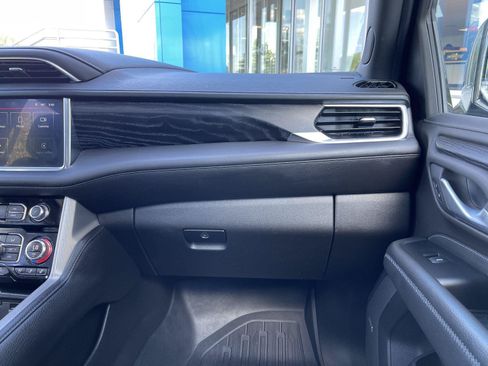 Used 2022 GMC Yukon XL Denali AWD/4WD image 33