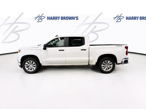Used 2022 Chevrolet Silverado 1500 Custom w/ Safety Confidence Package AWD/4WD image 8