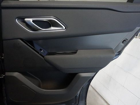 Used 2025 Land Rover Range Rover Velar Dynamic SE image 25