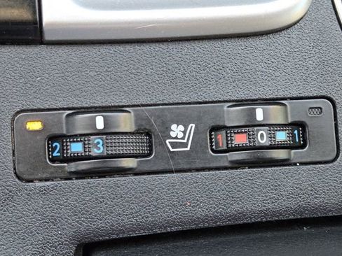 Used 2018 Toyota Highlander Limited image 9