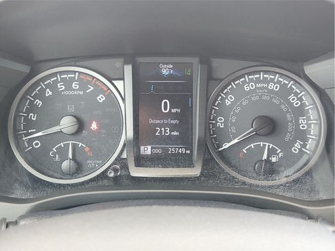 Used 2021 Toyota Tacoma TRD Off-Road w/ Technology Package AWD/4WD image 12